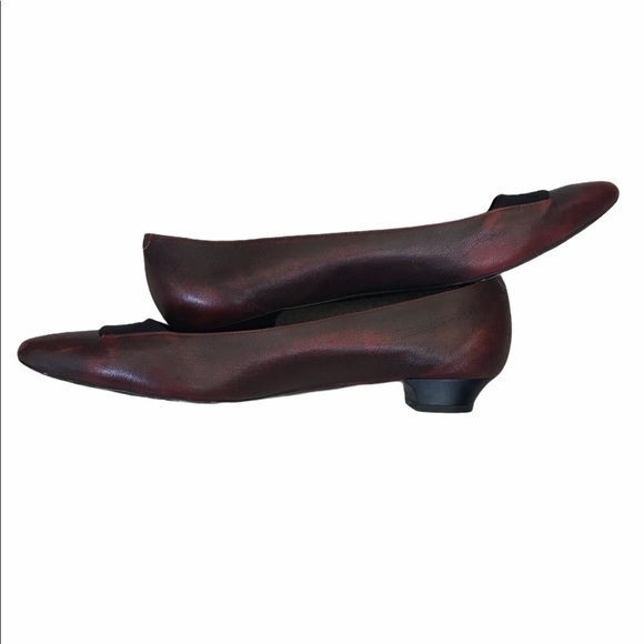 Marc Jacobs Red Burgundy Pointed Toe Kitten Heel Flats - Picture 2 of 9
